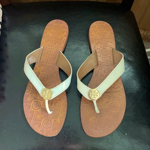 Tory Burch Shoes - 💜 Tory Burch white patent leather sandals!!!